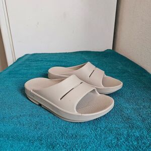 Oofos OOahh slide sandals Unisex
